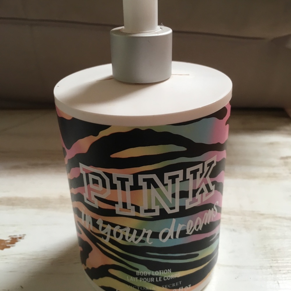 Victoria Secret Bundle. - Picture 4 of 7